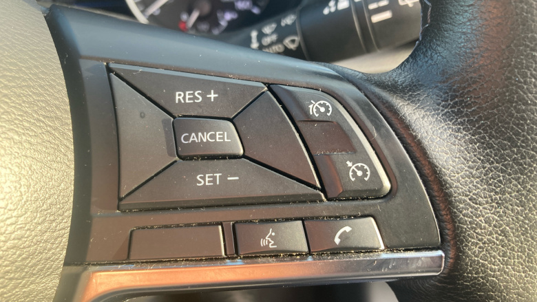 Nissan Juke 1.0 DiG-T 114 N-Connecta 5dr Petrol Hatchback